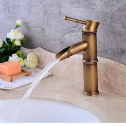 Torneira de cobre antiga...